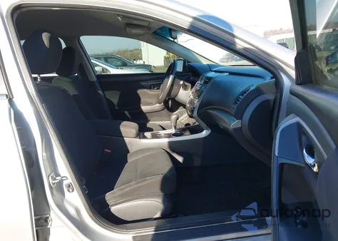 2015 Nissan Altima 2.5 из США, поврежденный, VIN 1N4AL3AP0FC184975